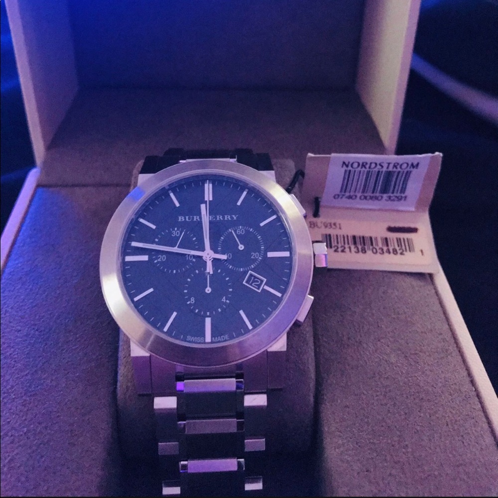 Burberry Watch - New Never Worn - Picture 1 of 2